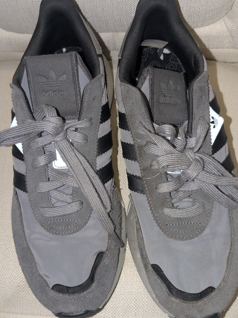 Adidas Men's Gray & Black Retro Runner Sneakers - Picture 3 of 5